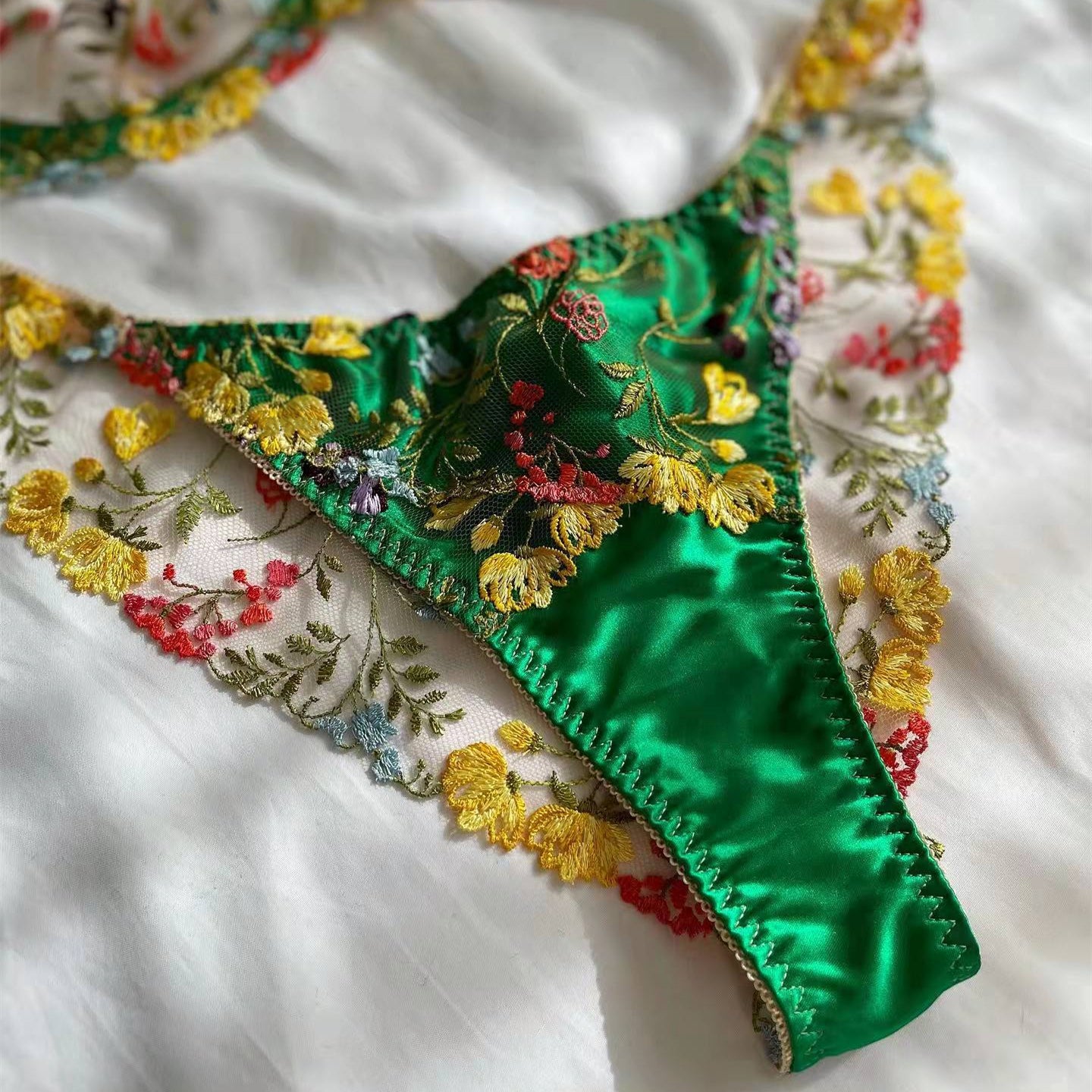 2023 Summer beautiful idyllic small floral color matching belt steel ring bra briefs sexy sexy suit